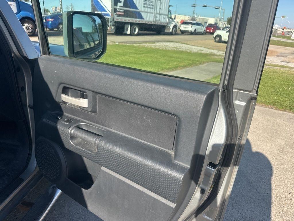 Toyota FJ Cruiser 2WD 2011