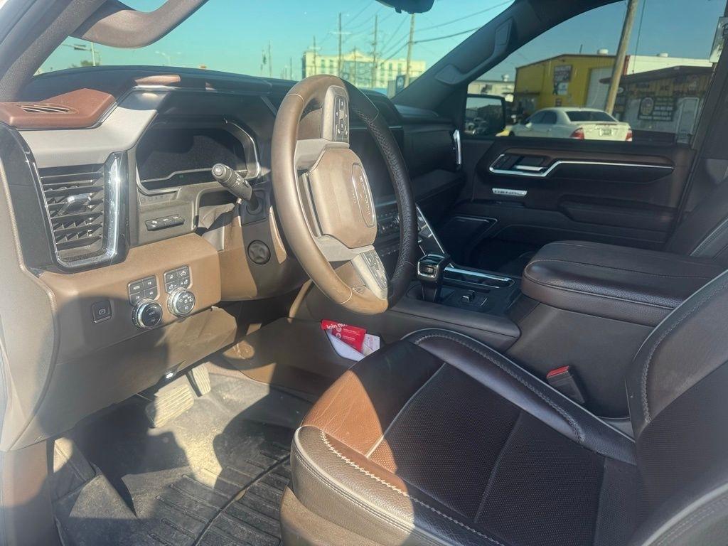 GMC Sierra 1500 Denali Crew Cab Short Box 4WD 2023