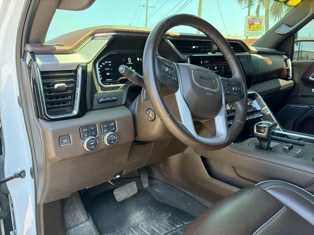 GMC Sierra 1500 Denali Crew Cab Short Box 4WD 2023