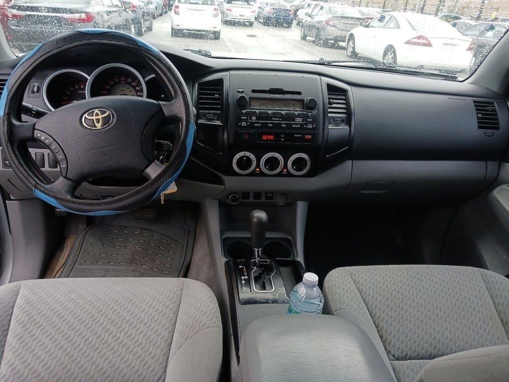 Toyota Tacoma PreRunner Double Cab Auto 2WD 2011