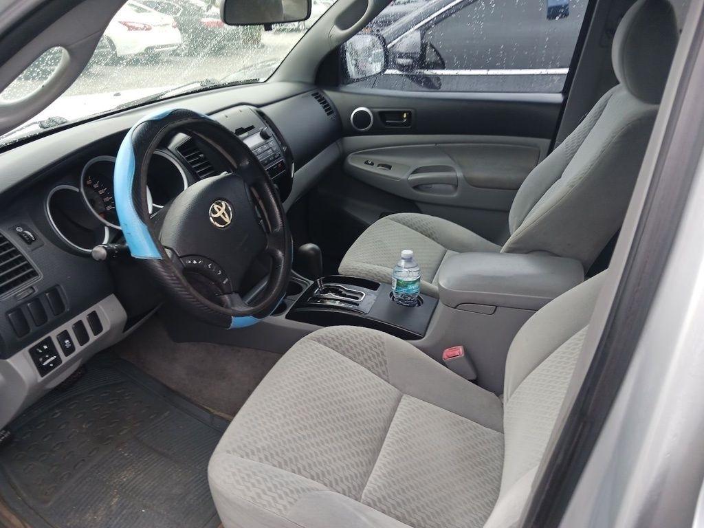 Toyota Tacoma PreRunner Double Cab Auto 2WD 2011