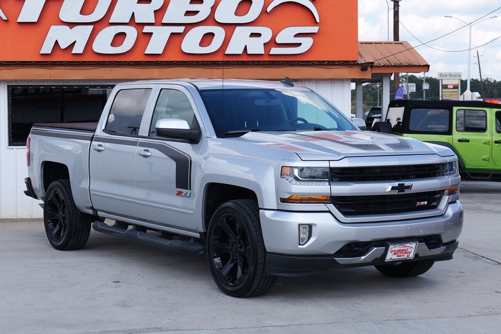 2018 Chevrolet Silverado 1500 LT photo 4