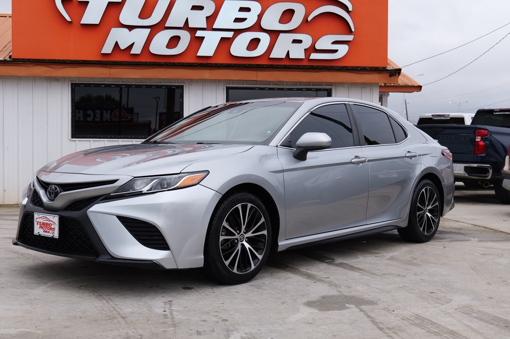 2020 Toyota Camry SE