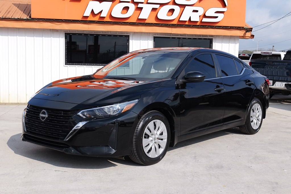 2024 Nissan Sentra S's photo