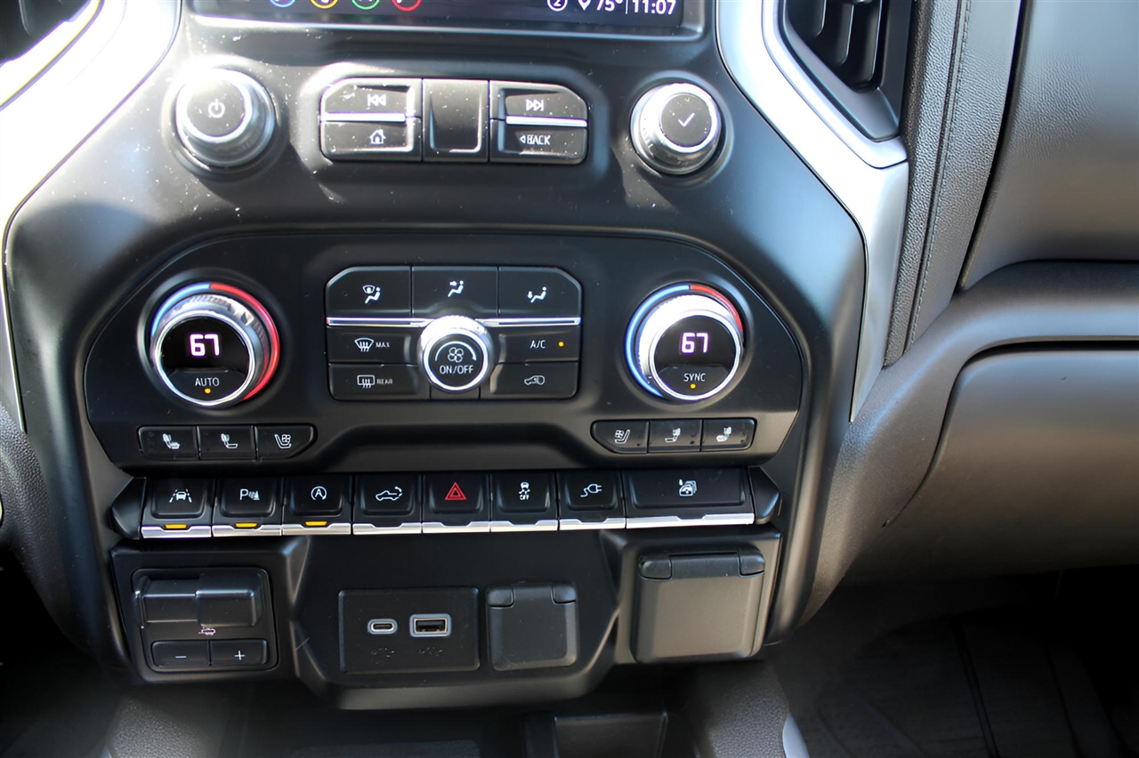 Chevrolet Silverado 1500 4WD Crew Cab 147" LTZ 2020 Chevrolet Silverado 1500 4WD Crew Cab 147" LTZ 2020