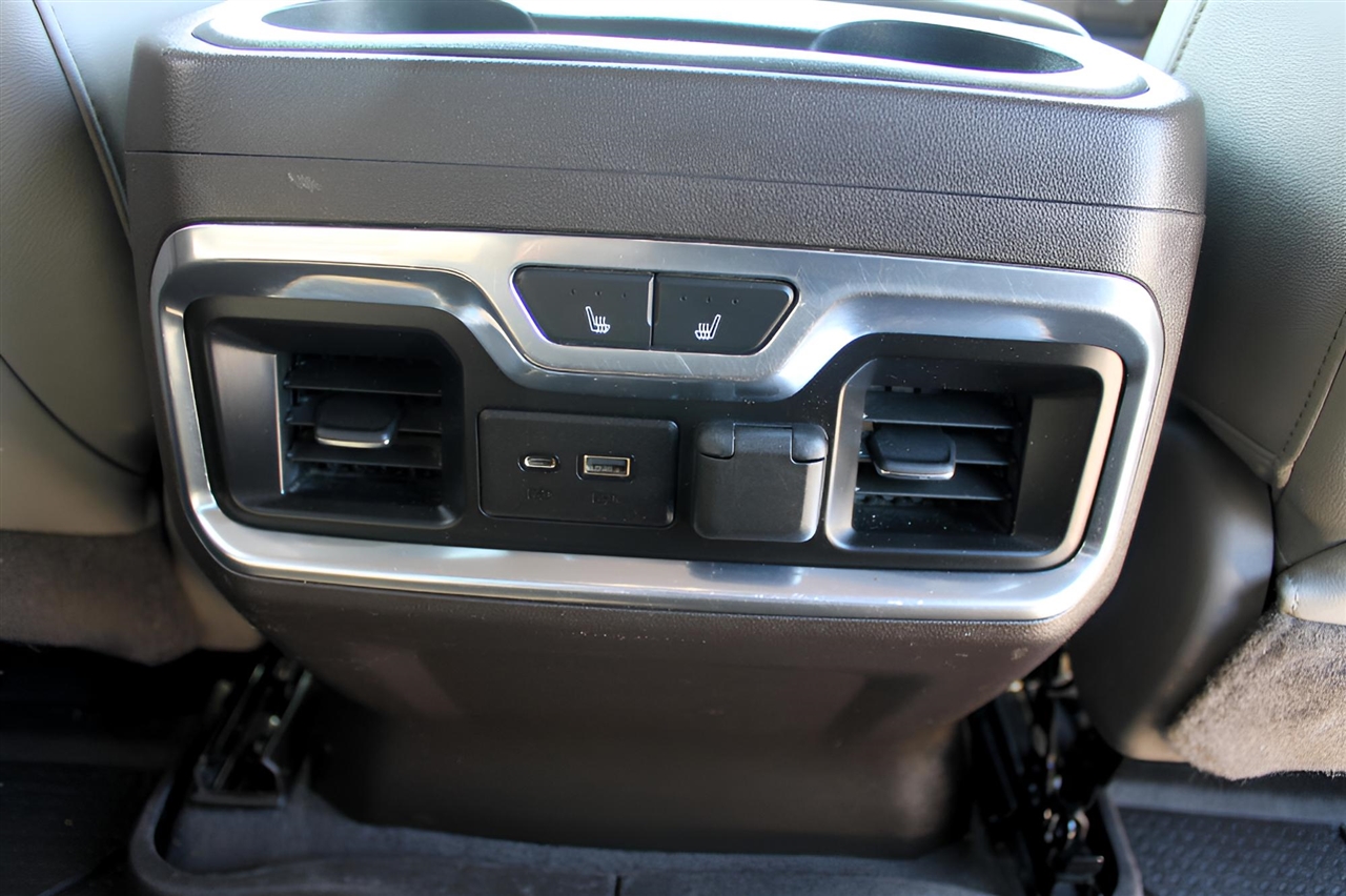 Chevrolet Silverado 1500 4WD Crew Cab 147" LTZ 2020 Chevrolet Silverado 1500 4WD Crew Cab 147" LTZ 2020