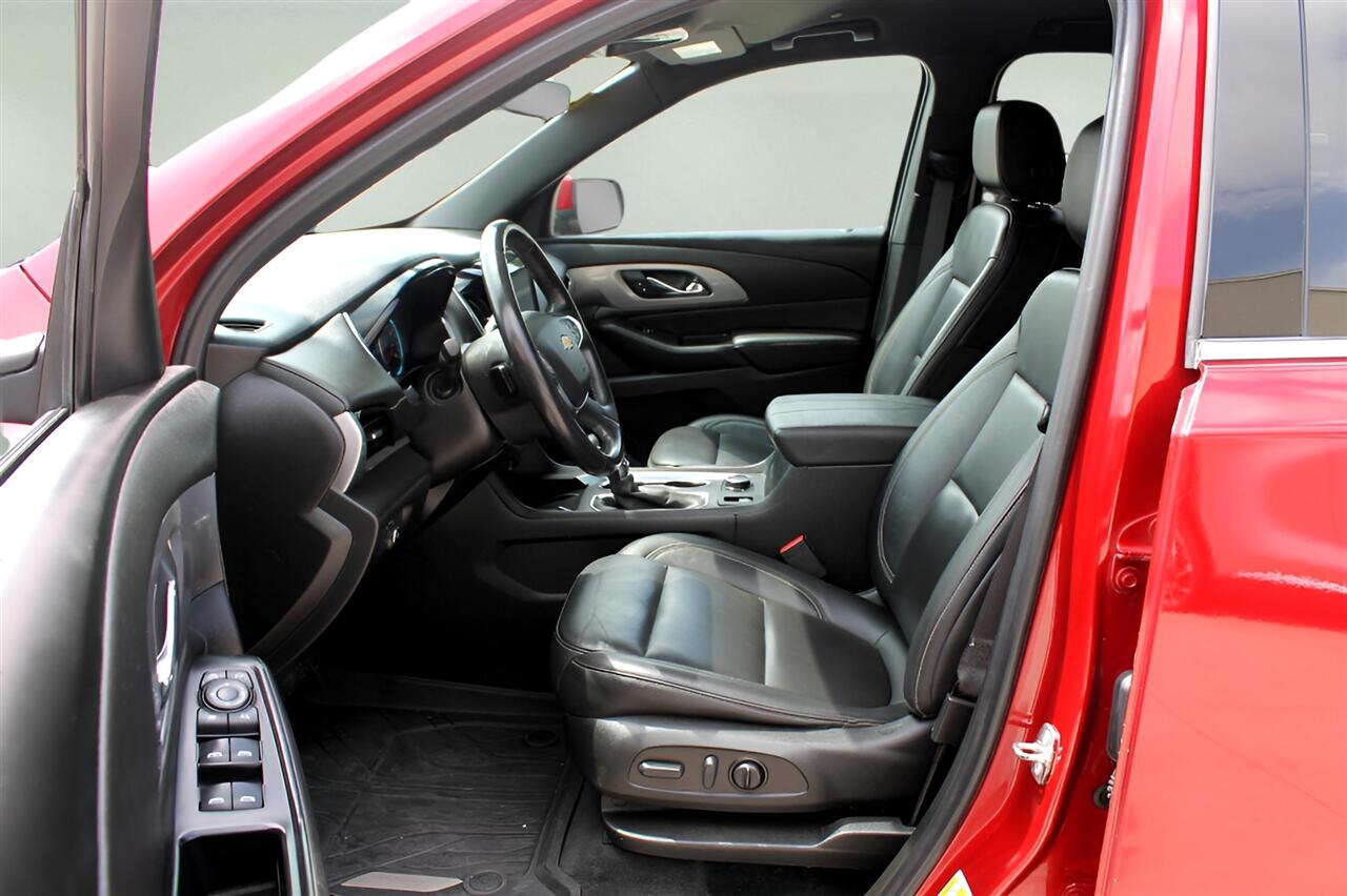 2022 Chevrolet Traverse Leather photo 11