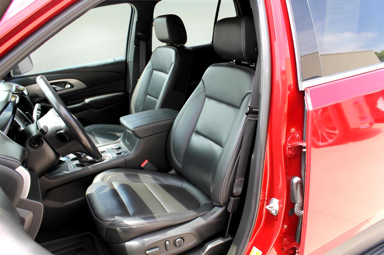 2022 Chevrolet Traverse Leather photo 12