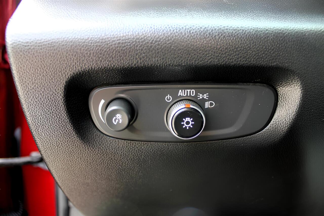 2022 Chevrolet Traverse Leather photo 16