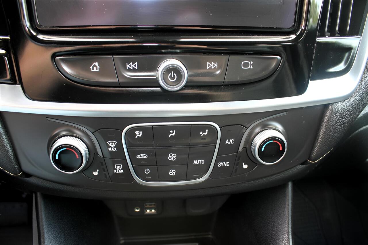 2022 Chevrolet Traverse Leather photo 25