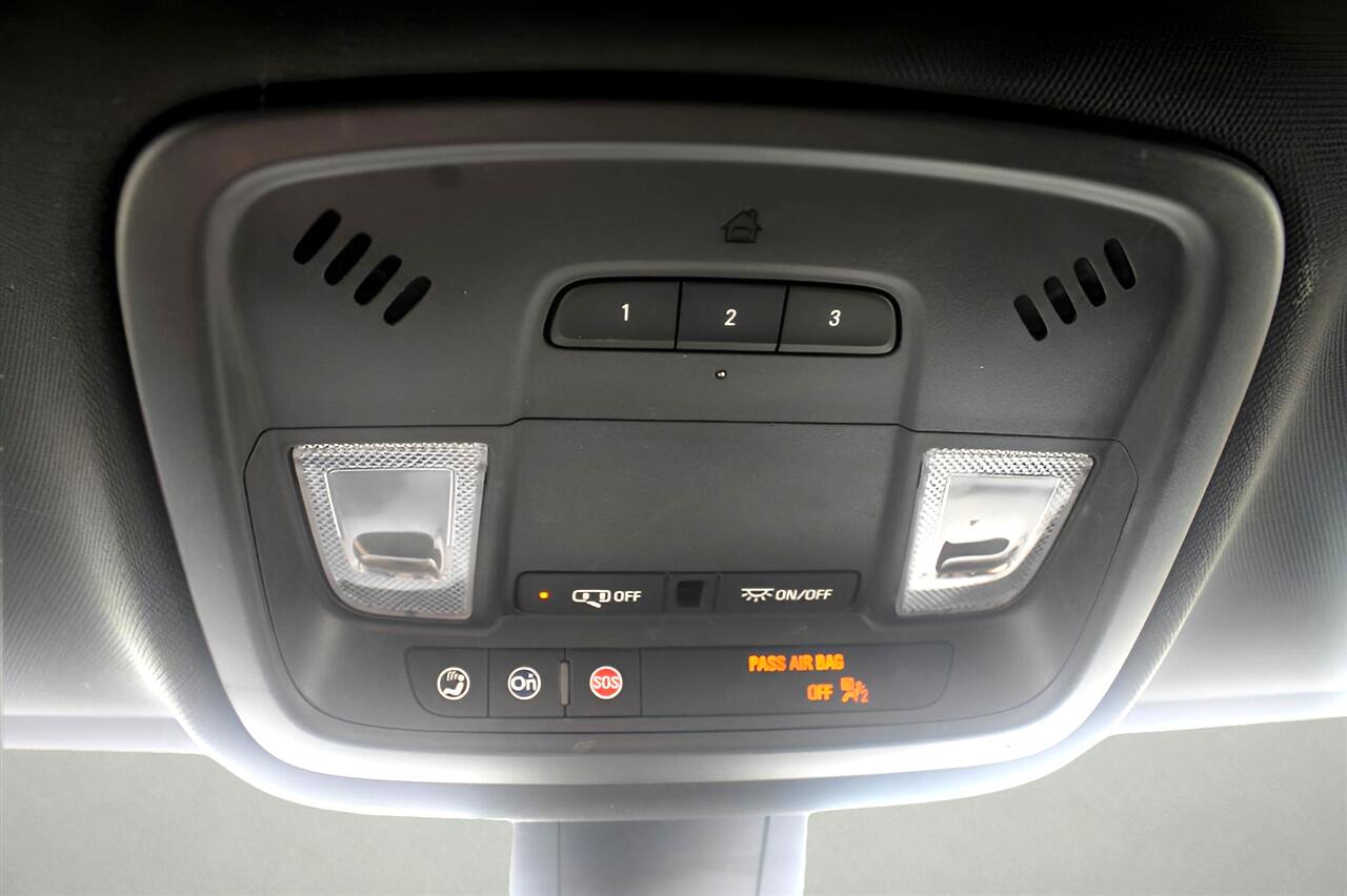 2022 Chevrolet Traverse Leather photo 27