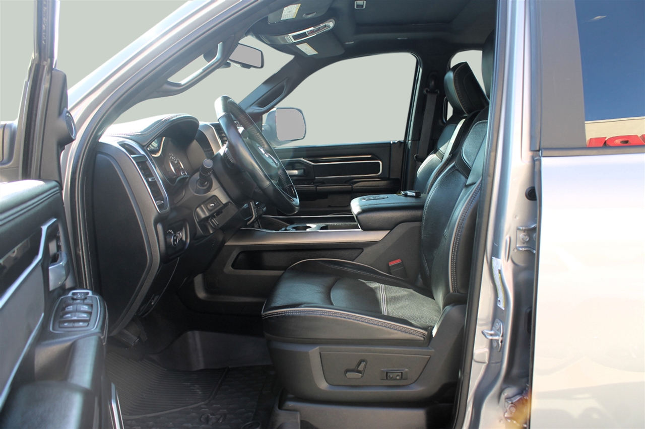 2022 Ram 3500 Laramie photo 12