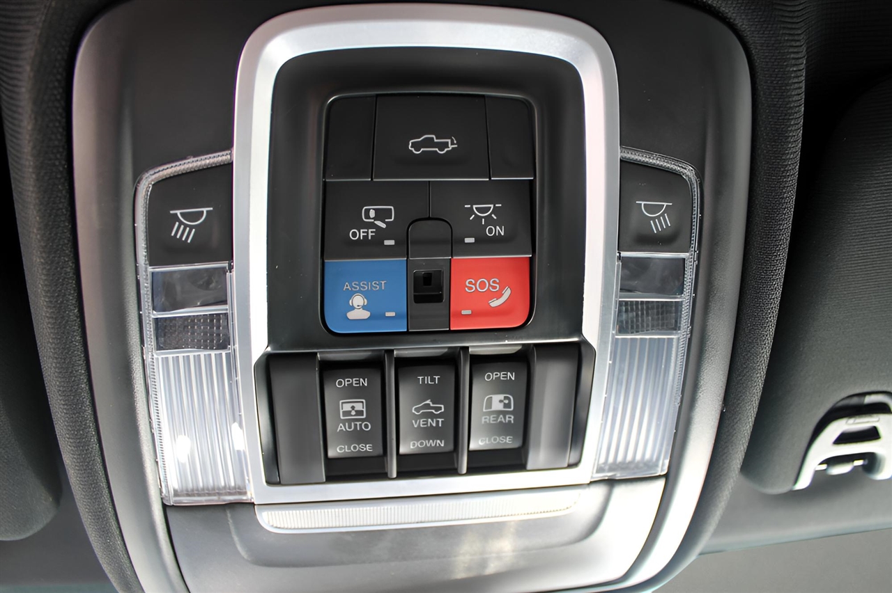 2022 Ram 3500 Laramie photo 28