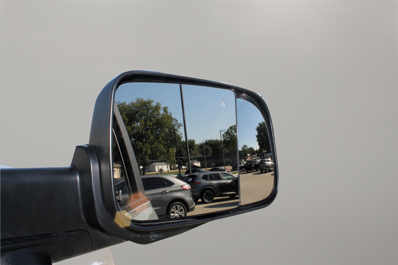 2022 Ram 3500 Laramie photo 31