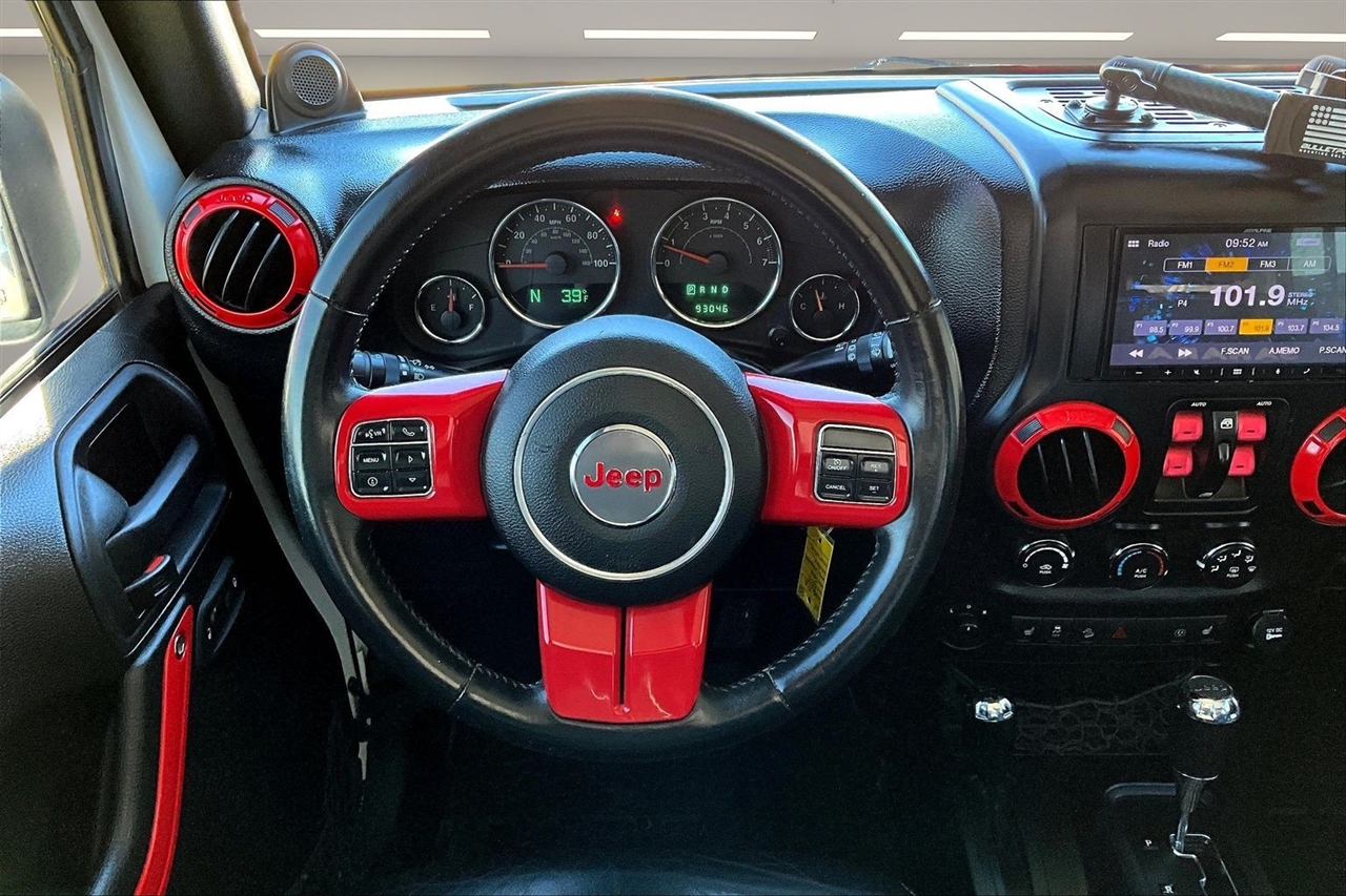 Jeep Wrangler Unlimited 4WD 4dr Sahara 2014