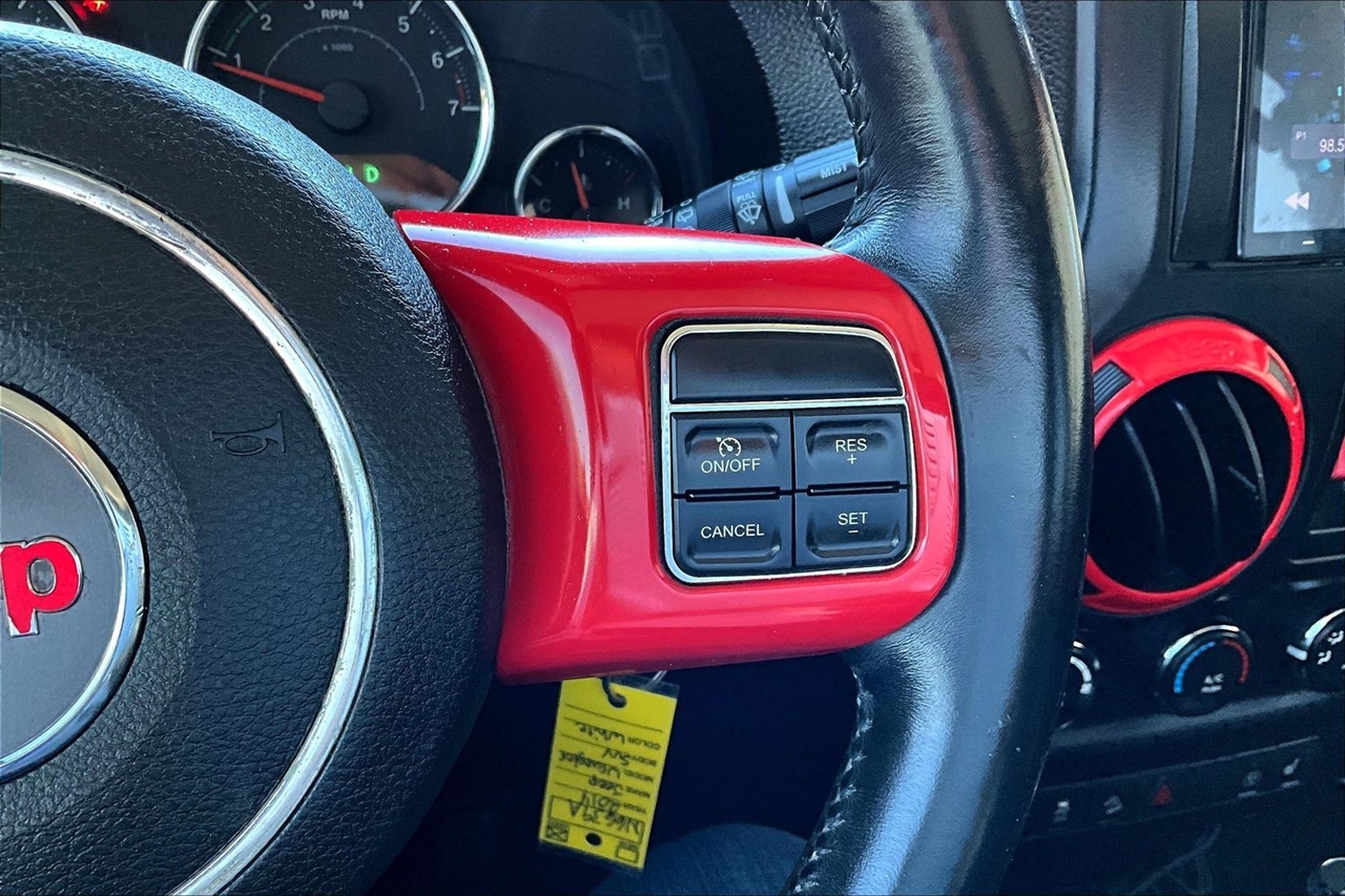 Jeep Wrangler Unlimited 4WD 4dr Sahara 2014