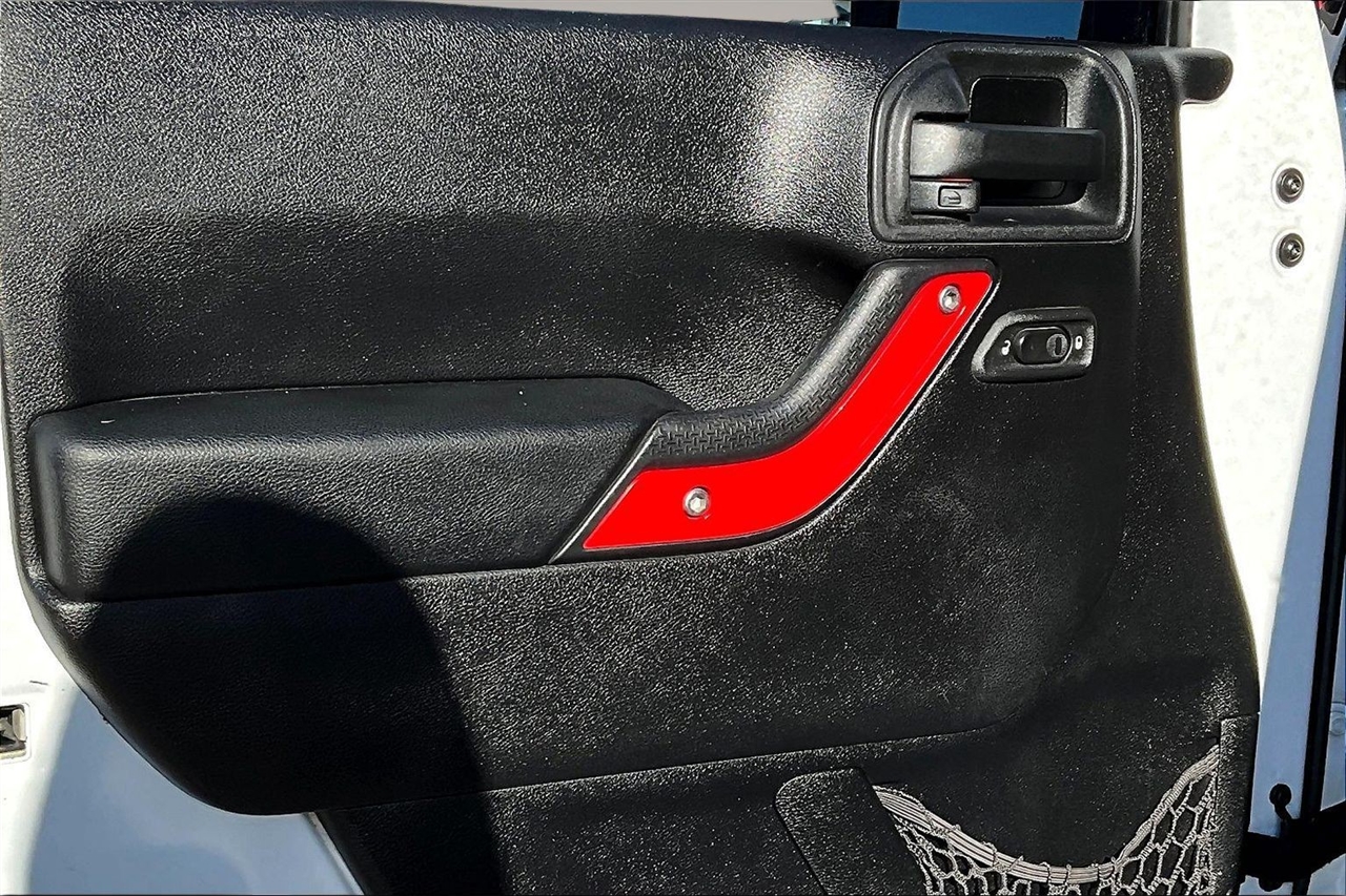 Jeep Wrangler Unlimited 4WD 4dr Sahara 2014