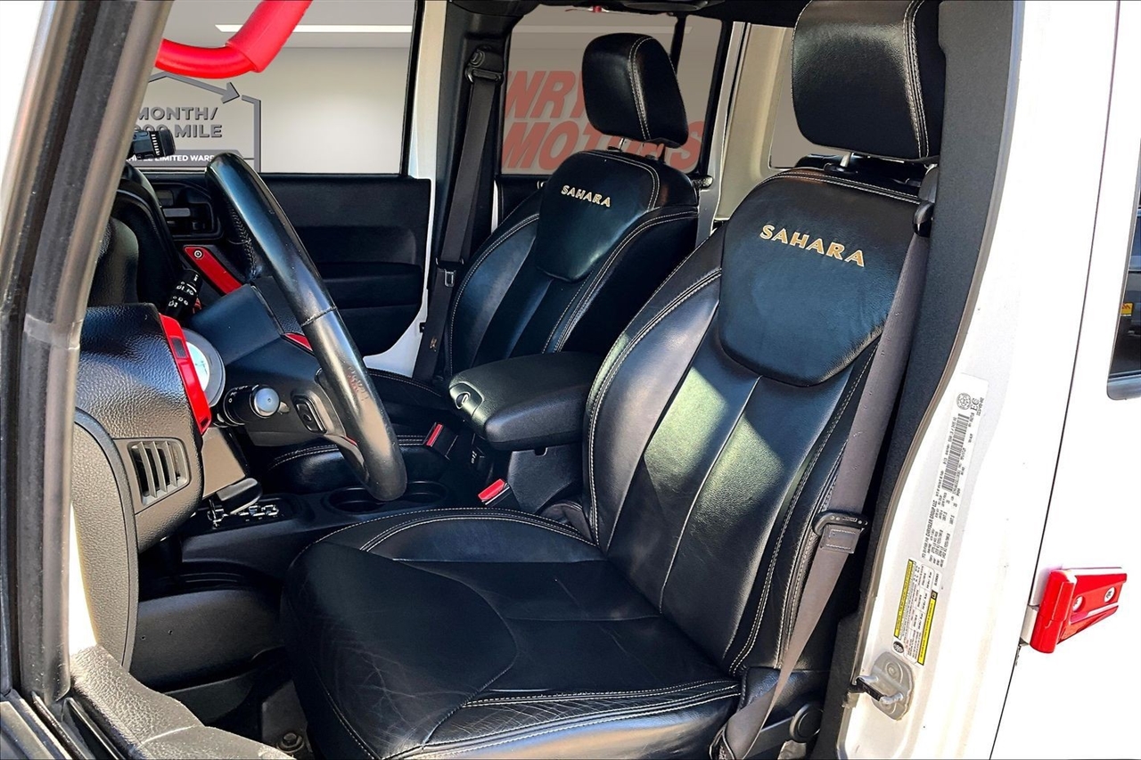 Jeep Wrangler Unlimited 4WD 4dr Sahara 2014