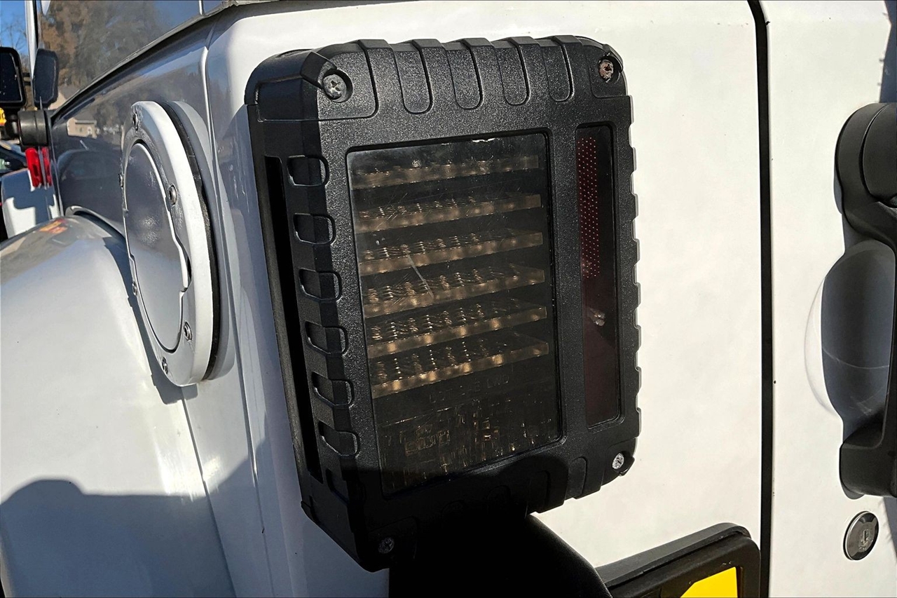 Jeep Wrangler Unlimited 4WD 4dr Sahara 2014