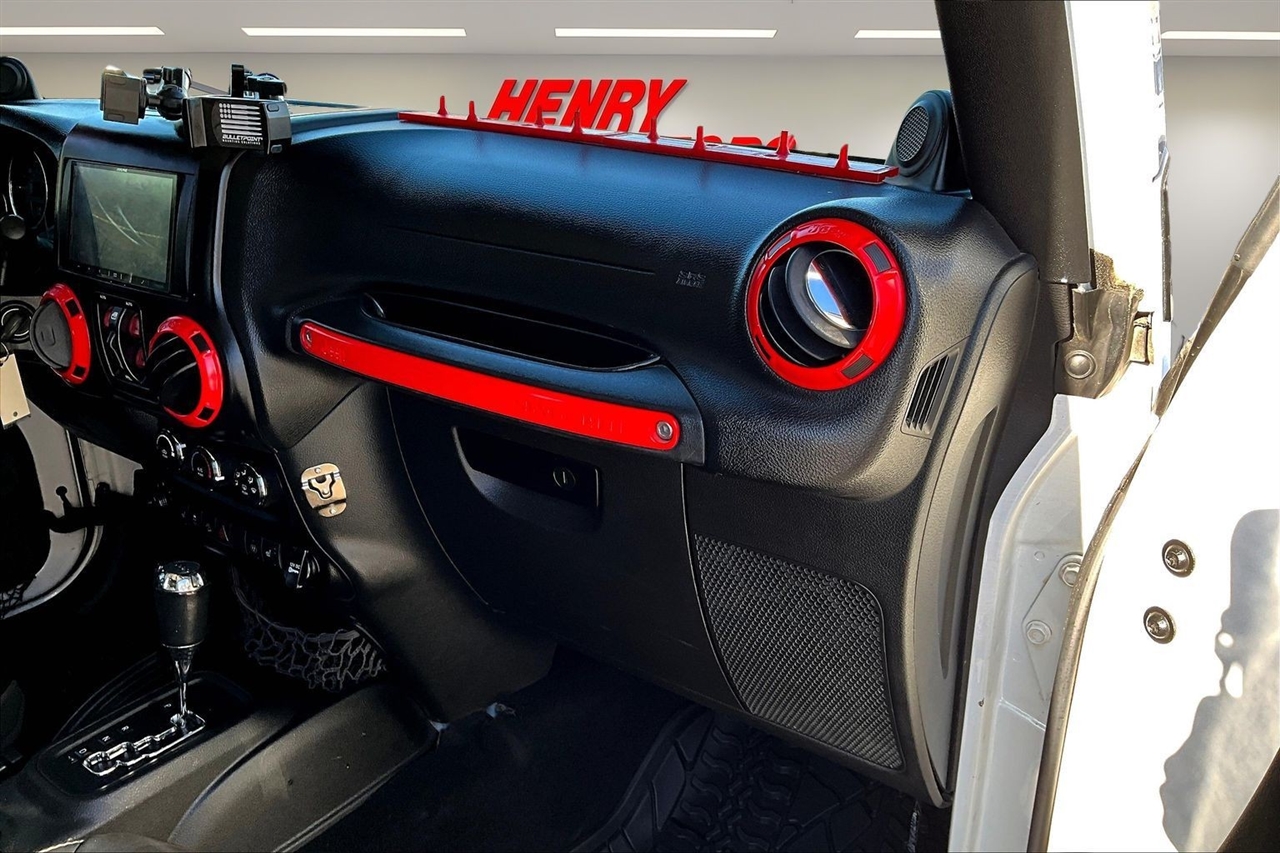 Jeep Wrangler Unlimited 4WD 4dr Sahara 2014