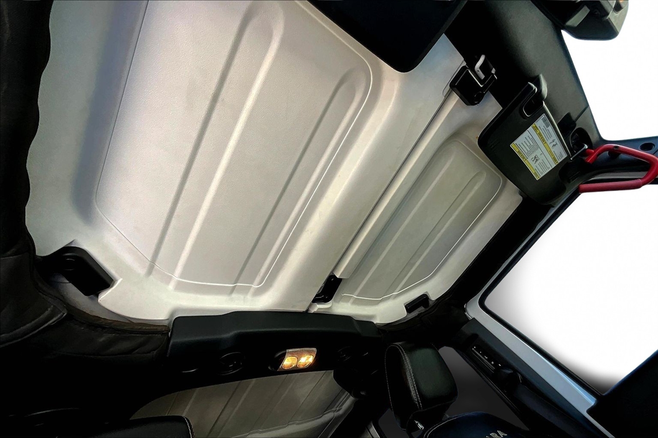 Jeep Wrangler Unlimited 4WD 4dr Sahara 2014