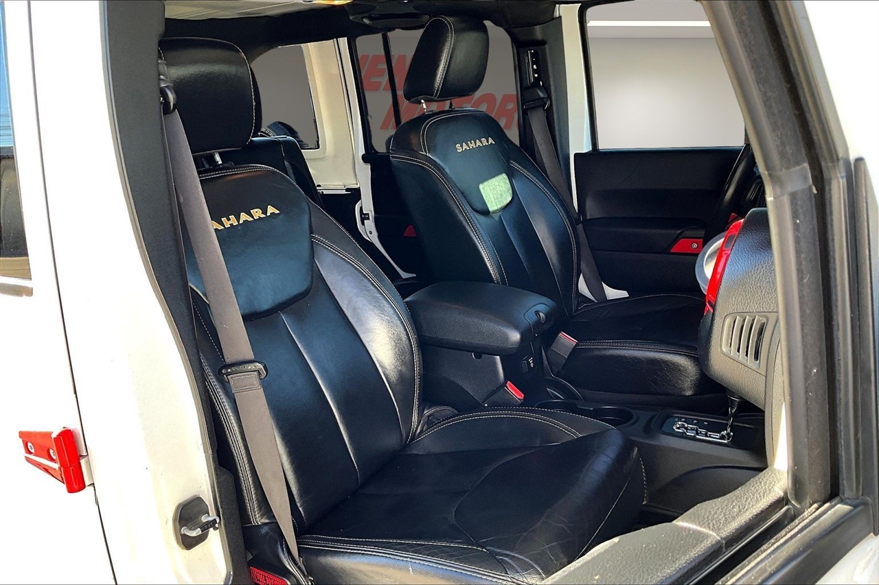 Jeep Wrangler Unlimited 4WD 4dr Sahara 2014