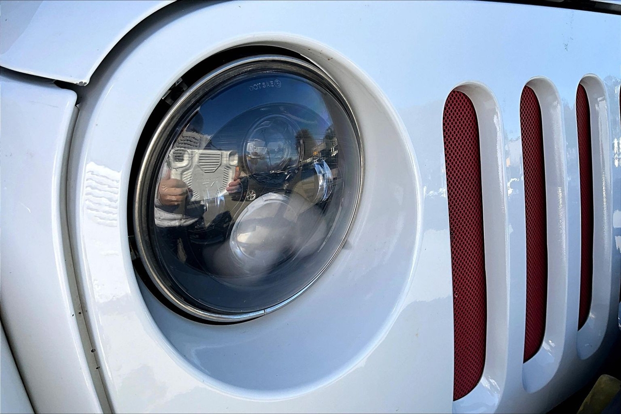 Jeep Wrangler Unlimited 4WD 4dr Sahara 2014