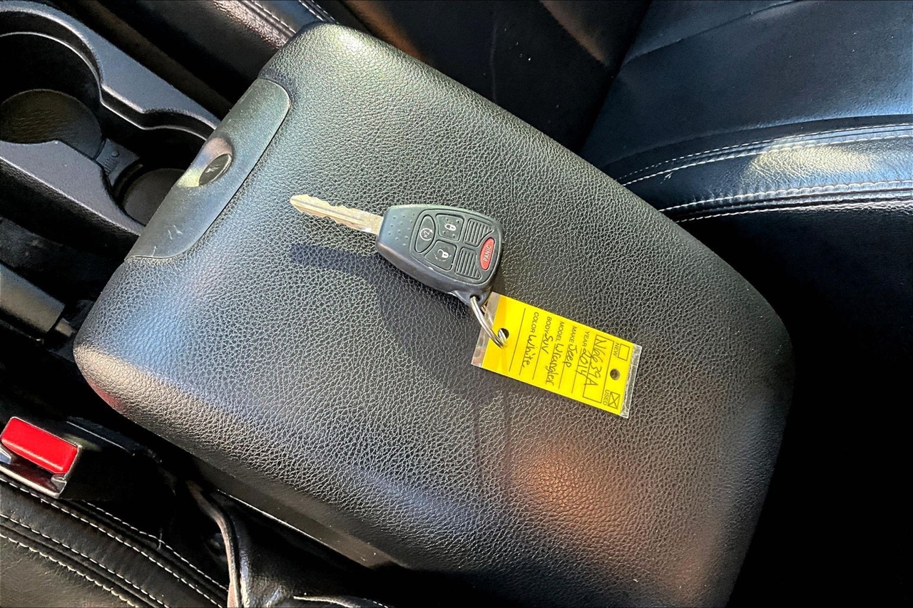 Jeep Wrangler Unlimited 4WD 4dr Sahara 2014