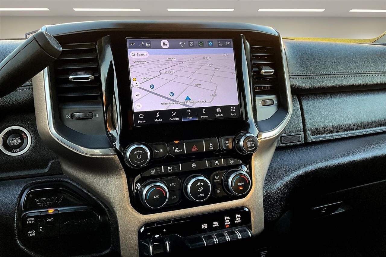 RAM 2500 Laramie 4x4 Crew Cab 6'4" Box 2024