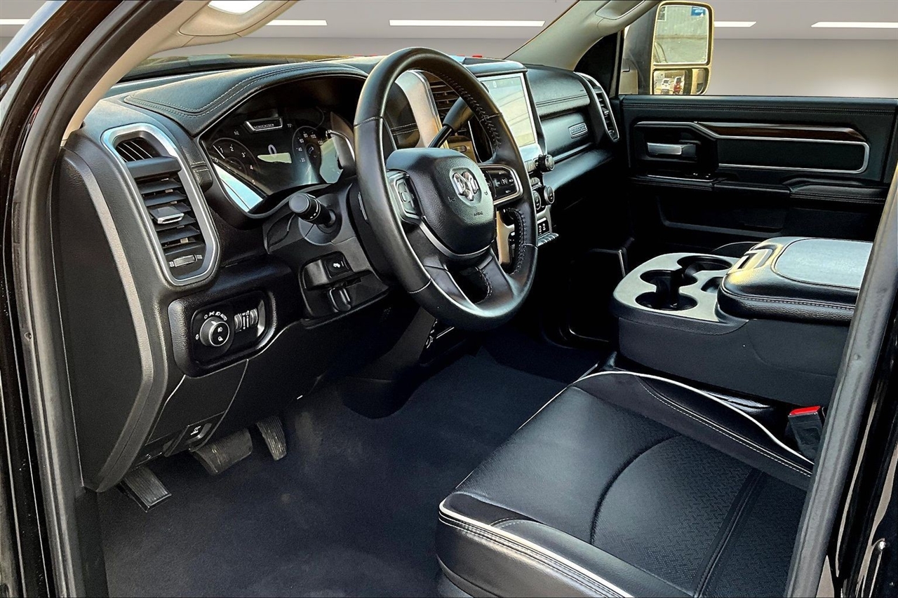 RAM 2500 Laramie 4x4 Crew Cab 6'4" Box 2024