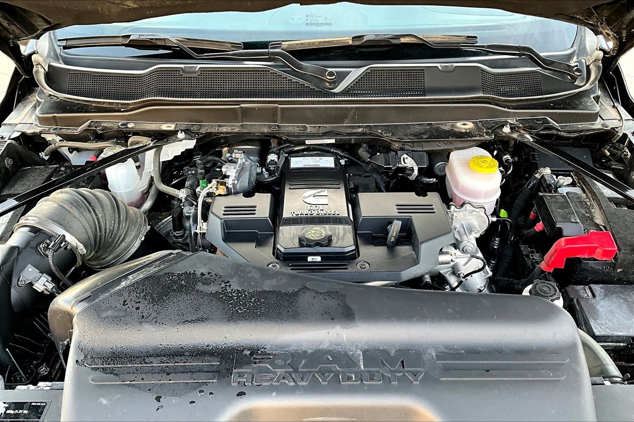 RAM 2500 Laramie 4x4 Crew Cab 6'4" Box 2024