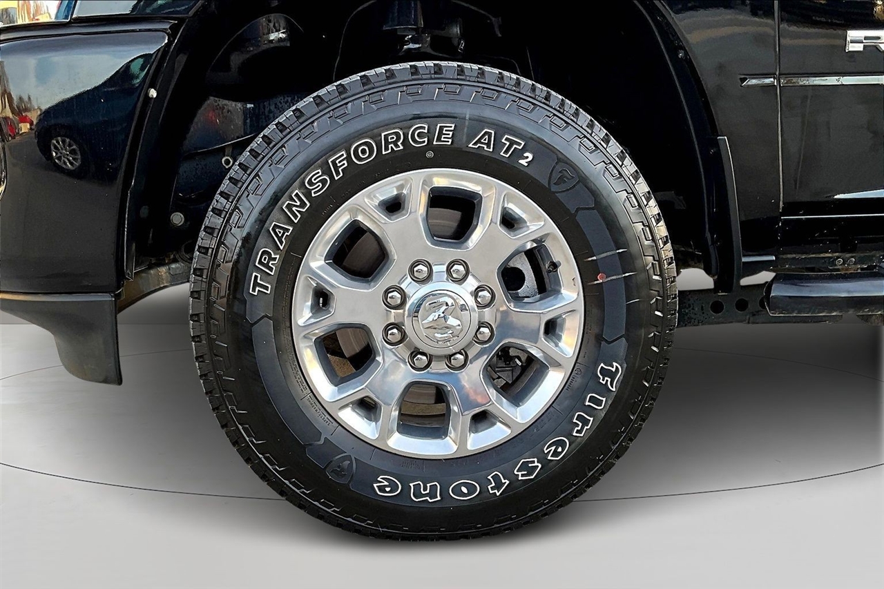 RAM 2500 Laramie 4x4 Crew Cab 6'4" Box 2024