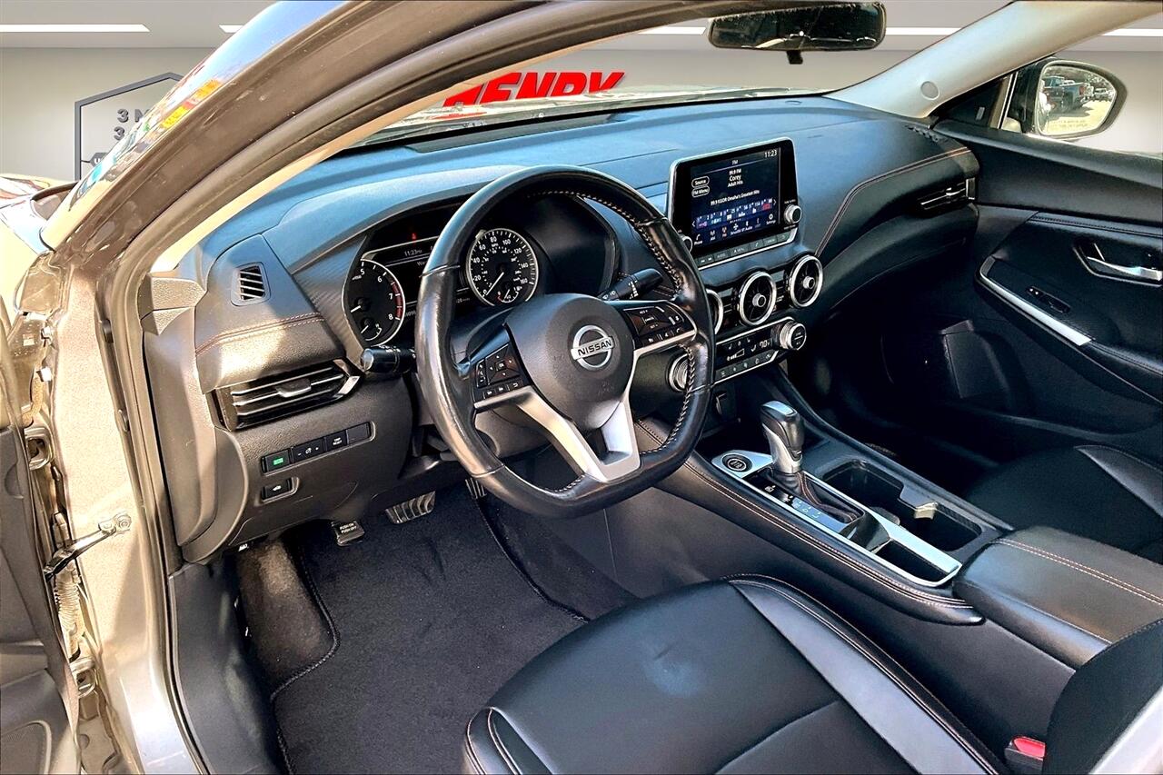 Nissan Sentra SR CVT 2022