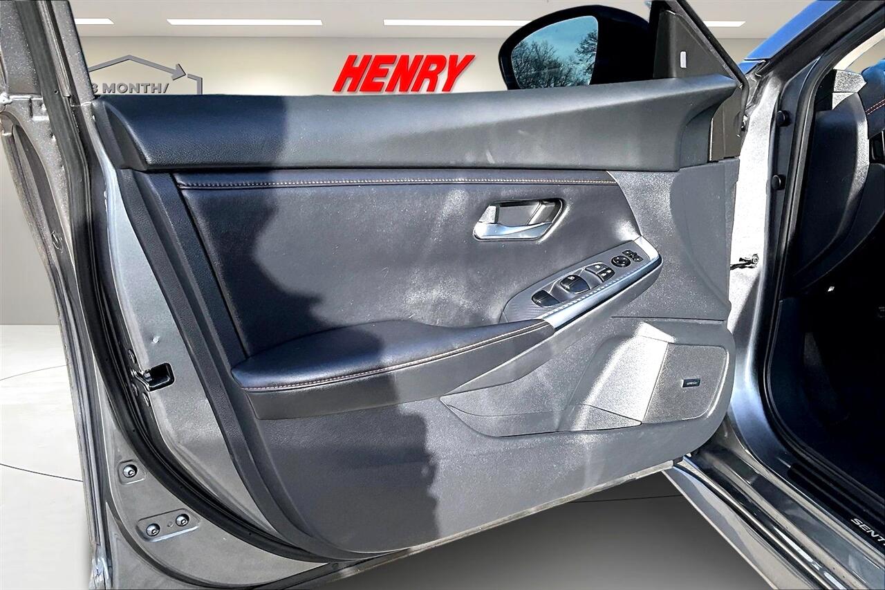 Nissan Sentra SR CVT 2022