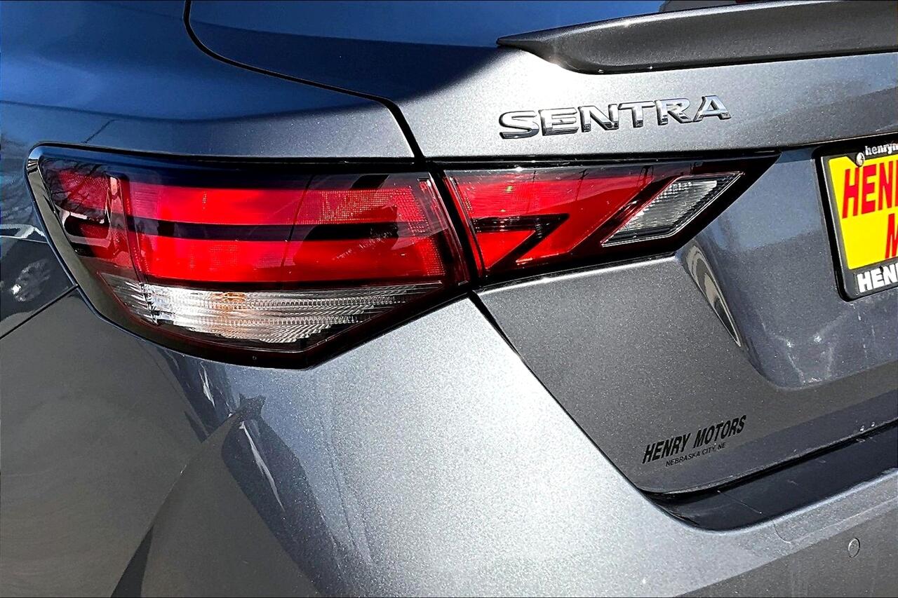 Nissan Sentra SR CVT 2022