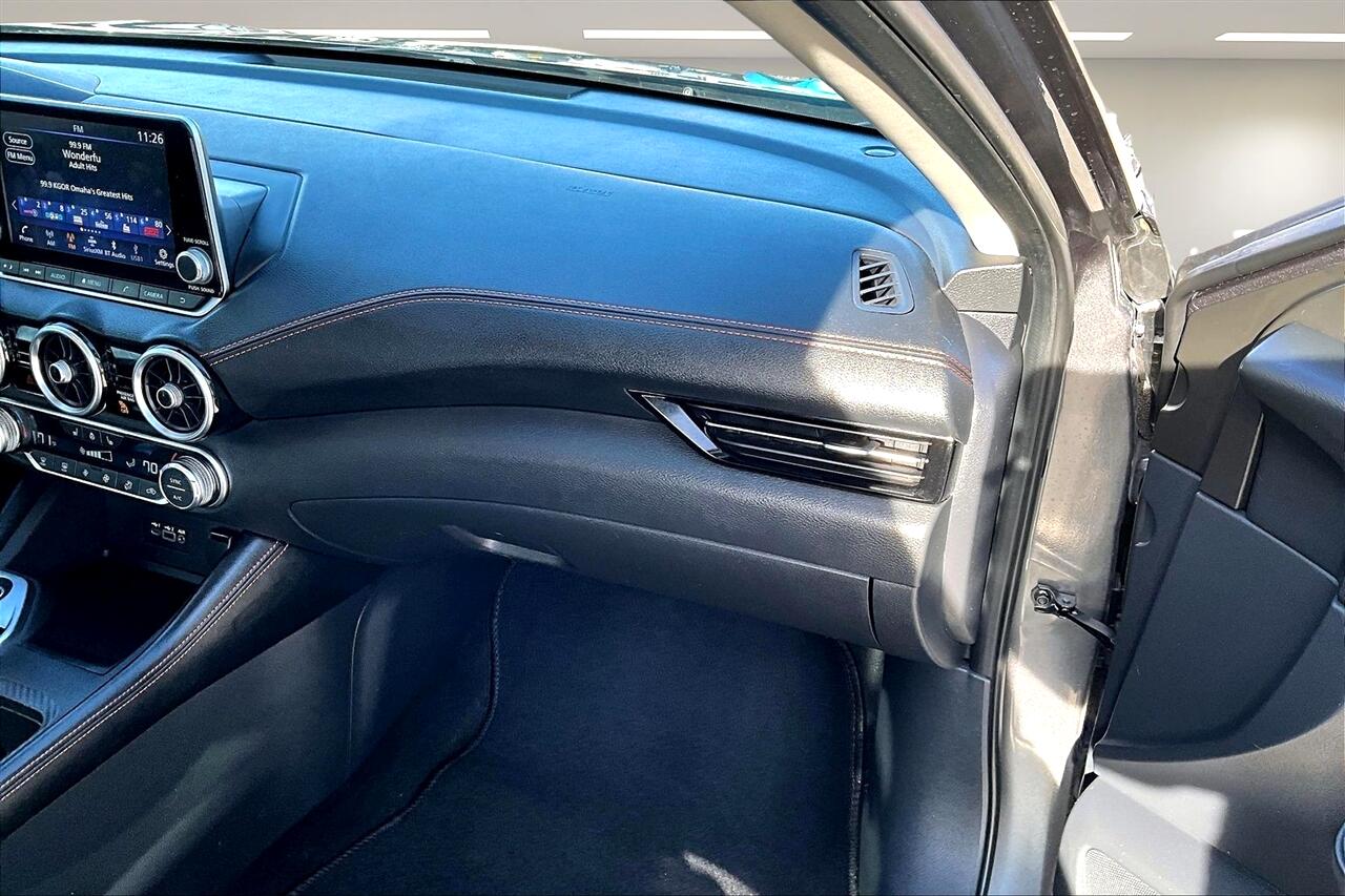 Nissan Sentra SR CVT 2022