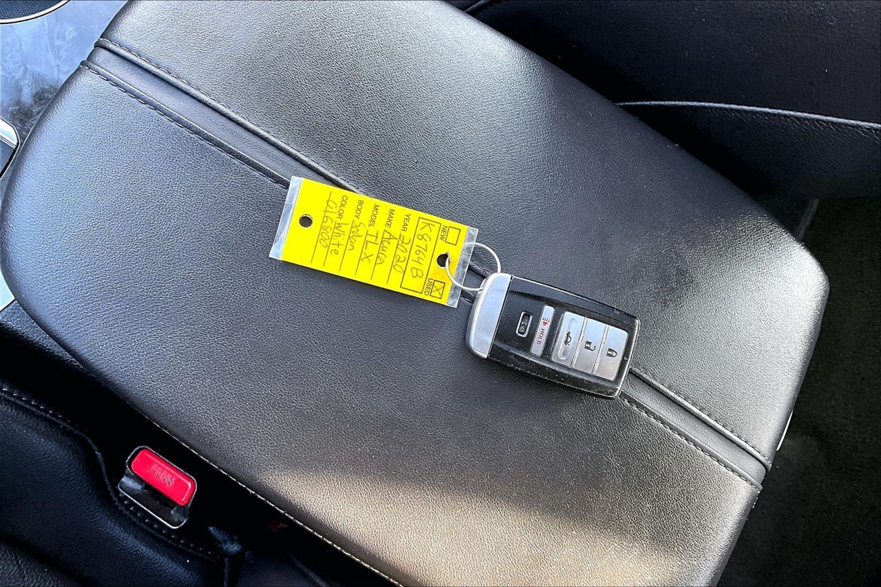 Acura TLX 2.4L FWD 2020