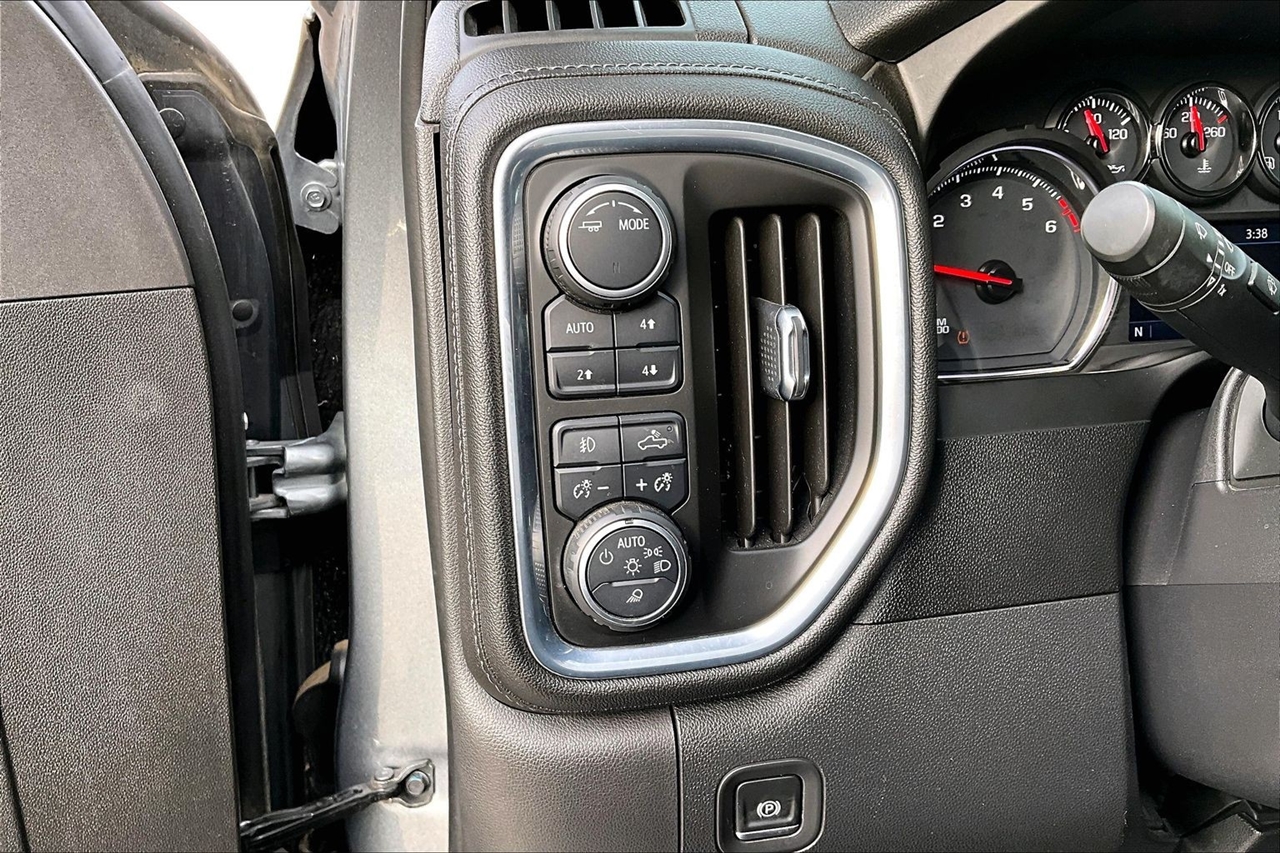 Chevrolet Silverado 1500 4WD Crew Cab 147" LT Trail Boss 2021