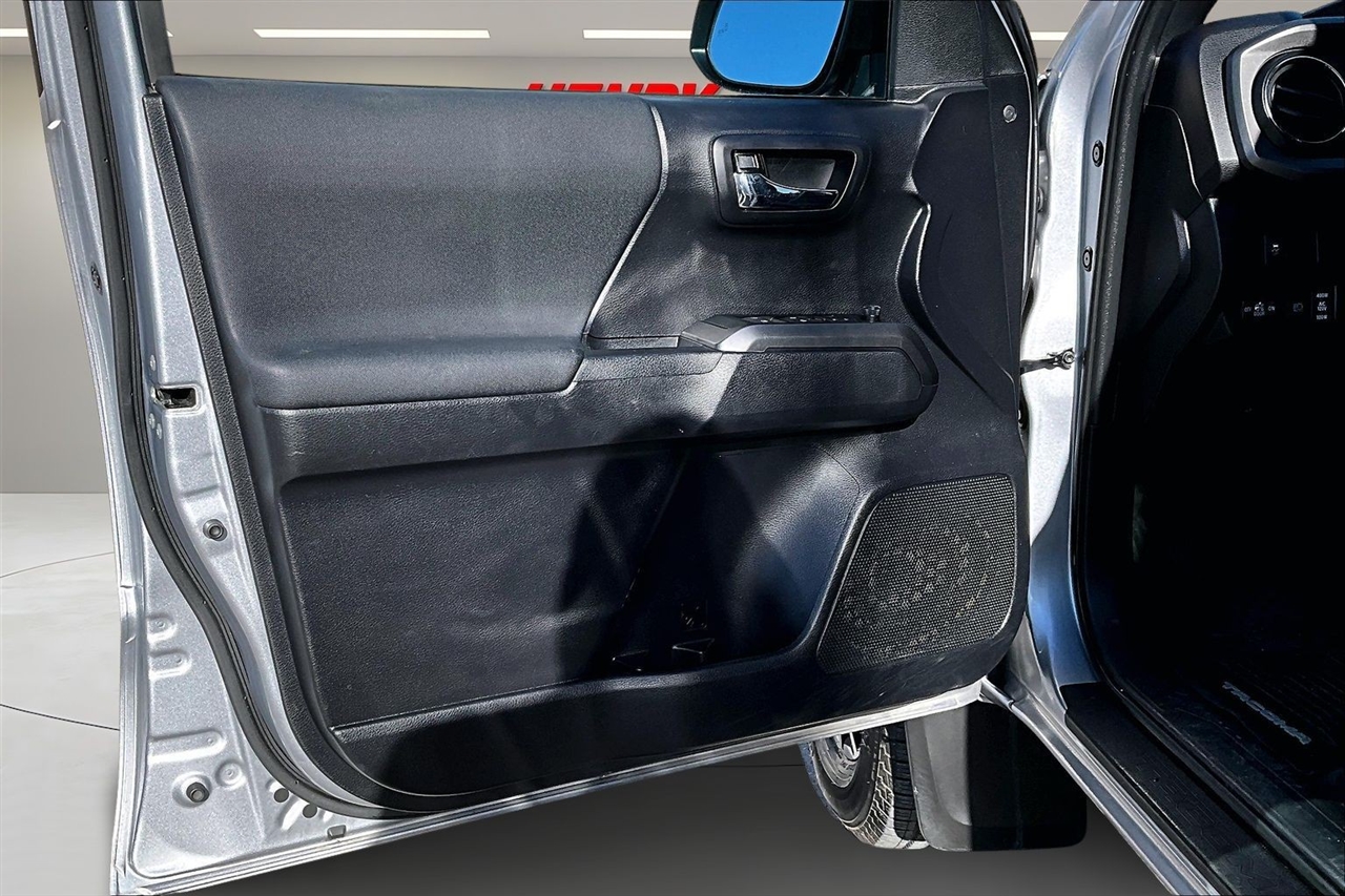 Toyota Tacoma 4WD TRD Sport Double Cab 5' Bed AT (Natl) 2020