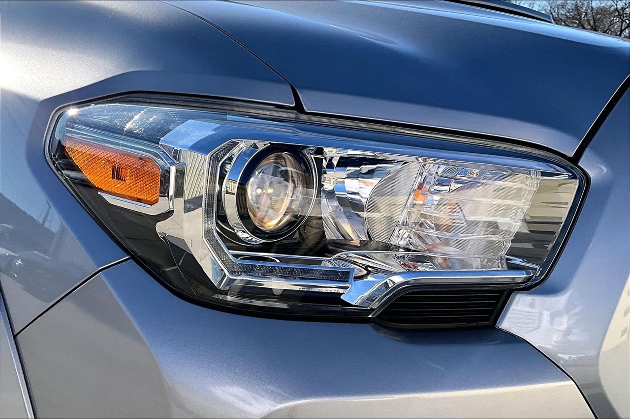 Toyota Tacoma 4WD TRD Sport Double Cab 5' Bed AT (Natl) 2020