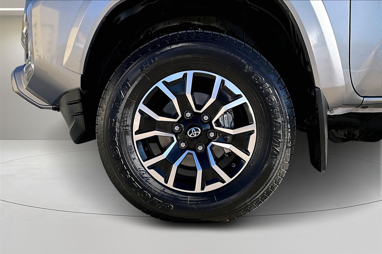 Toyota Tacoma 4WD TRD Sport Double Cab 5' Bed AT (Natl) 2020