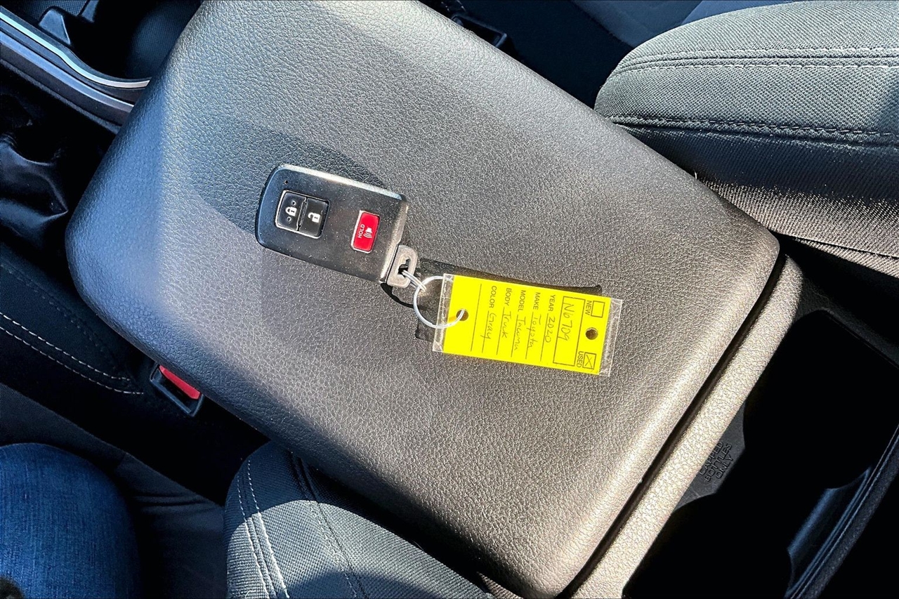 Toyota Tacoma 4WD TRD Sport Double Cab 5' Bed AT (Natl) 2020