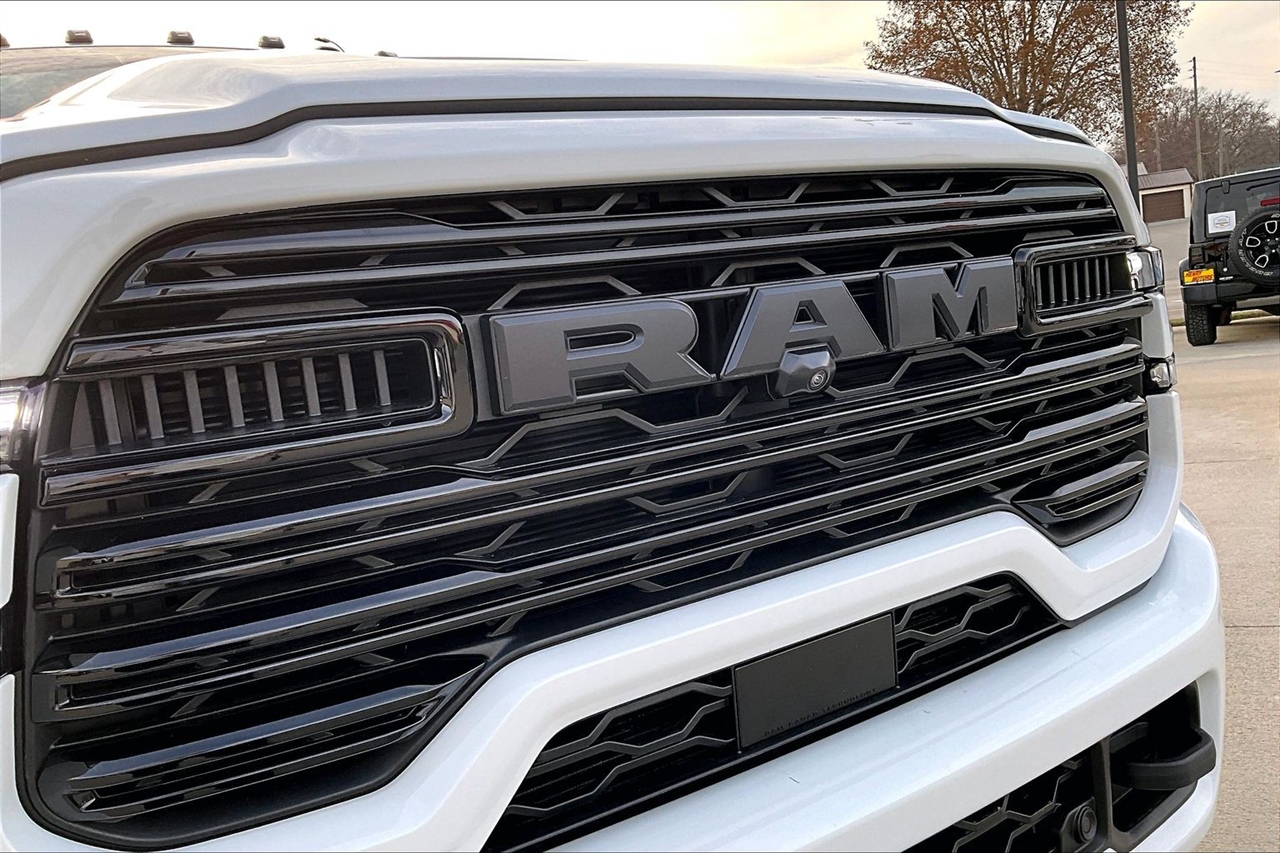 RAM 3500 Laramie 4x4 Mega Cab 6'4" Box 2025