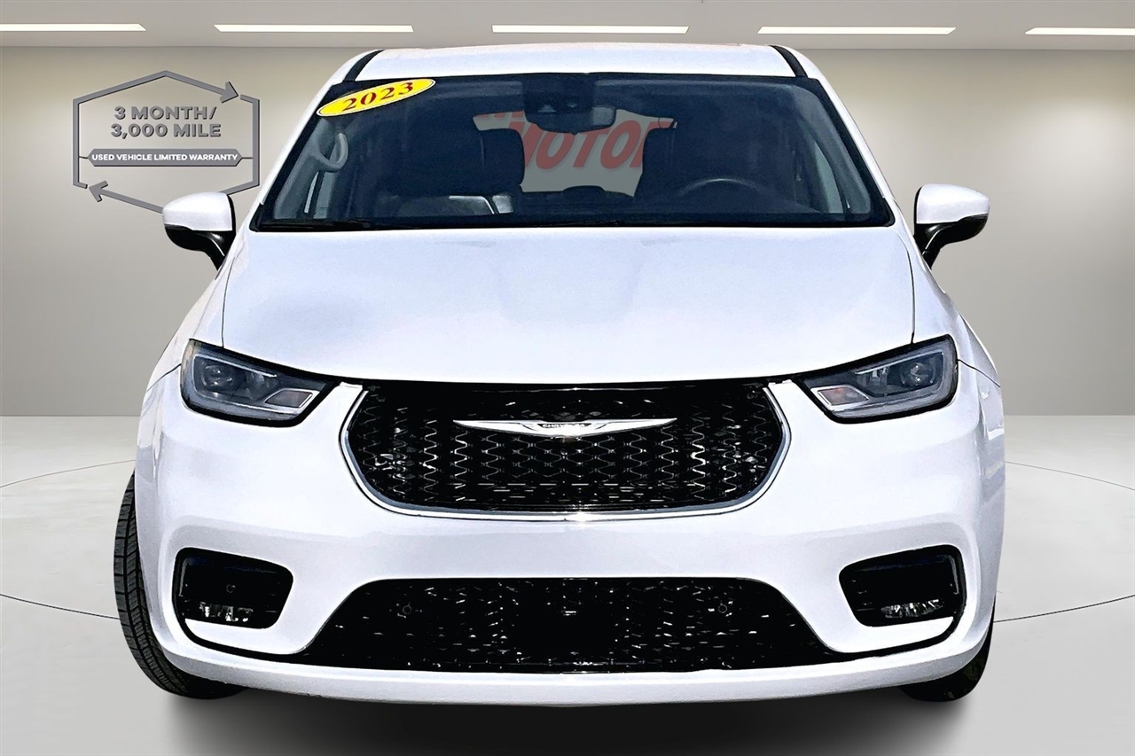 Chrysler Pacifica Touring L FWD 2023