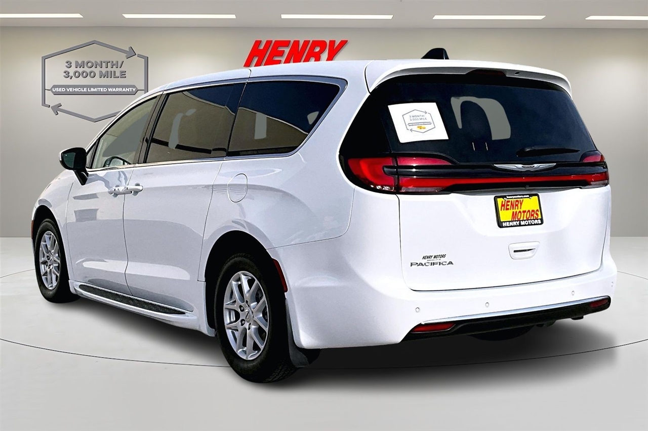 Chrysler Pacifica Touring L FWD 2023