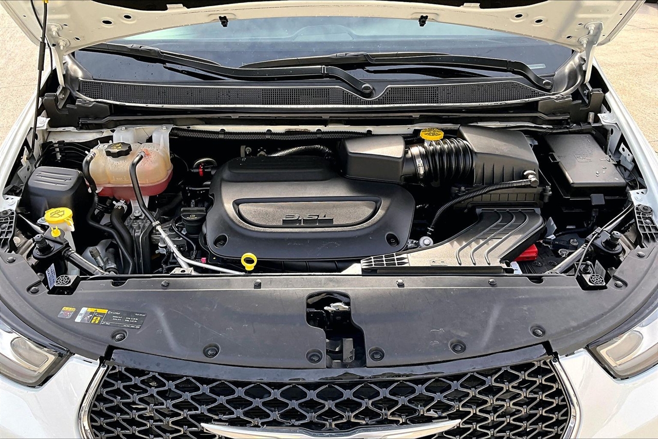 Chrysler Pacifica Touring L FWD 2023