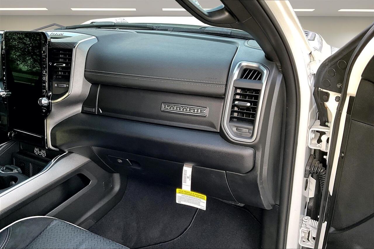 RAM 3500 Laramie 4x4 Mega Cab 6'4" Box 2025