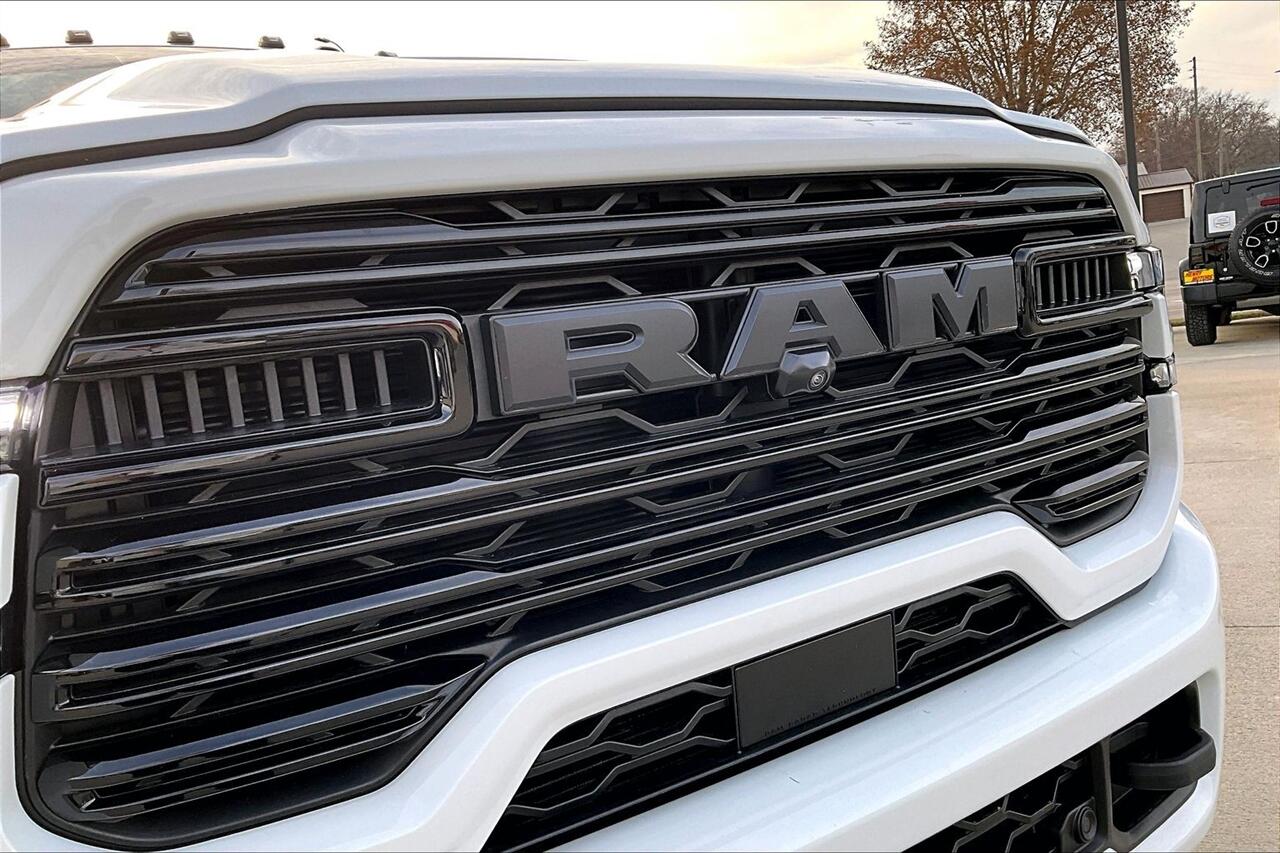 RAM 3500 Laramie 4x4 Mega Cab 6'4" Box 2025