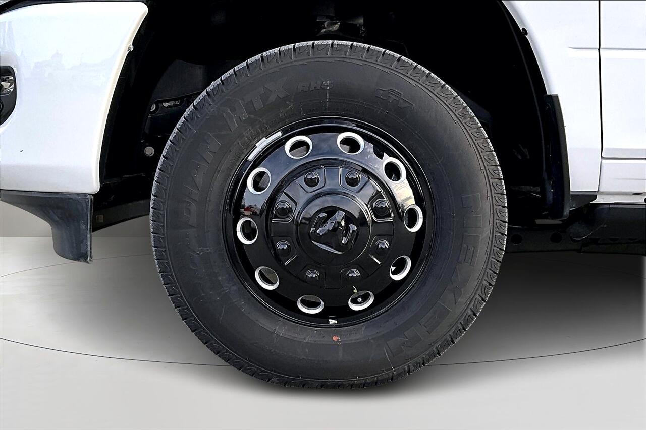 RAM 3500 Laramie 4x4 Mega Cab 6'4" Box 2025