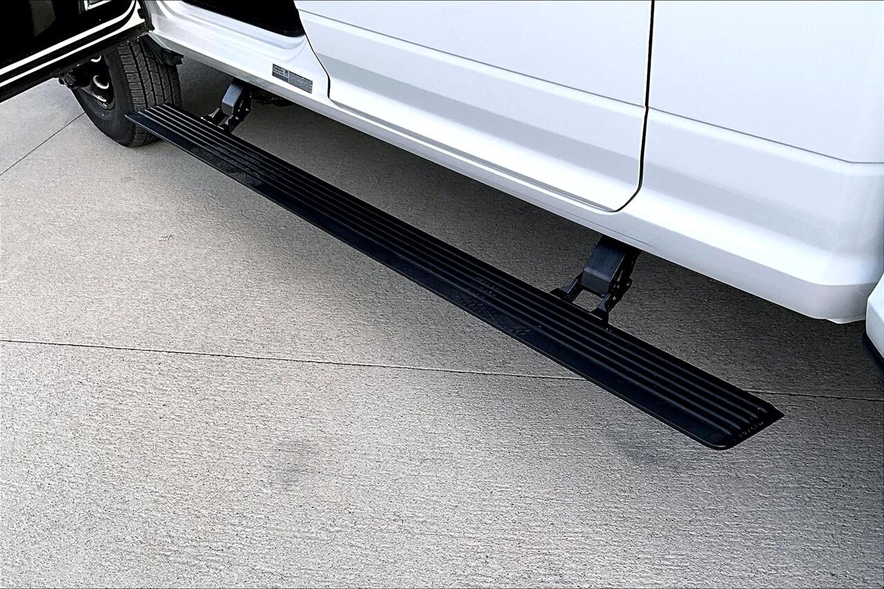 RAM 3500 Laramie 4x4 Mega Cab 6'4" Box 2025